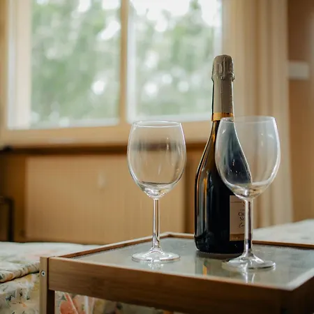 Lägenhet Guesthost - Balcony With Parking Sanremo