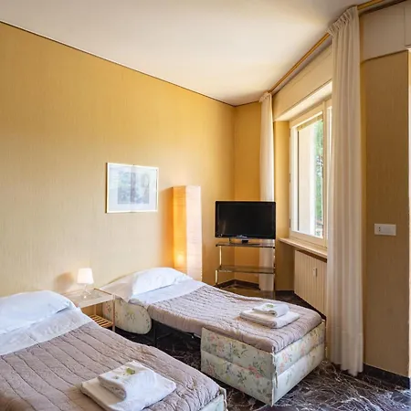 Guesthost - Balcony With Parking Apartamento