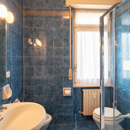 Guesthost - Balcony With Parking Daire Sanremo