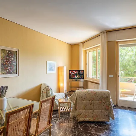 Guesthost - Balcony With Parking Daire Sanremo
